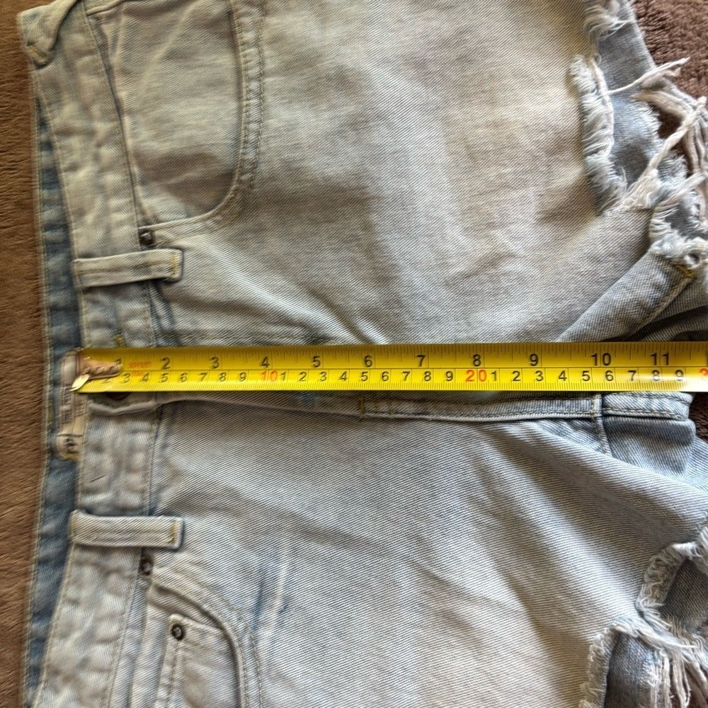 Free People Light Wash Distressed Denim Cut Off Shorts Size 28 - Picture 8 of 10